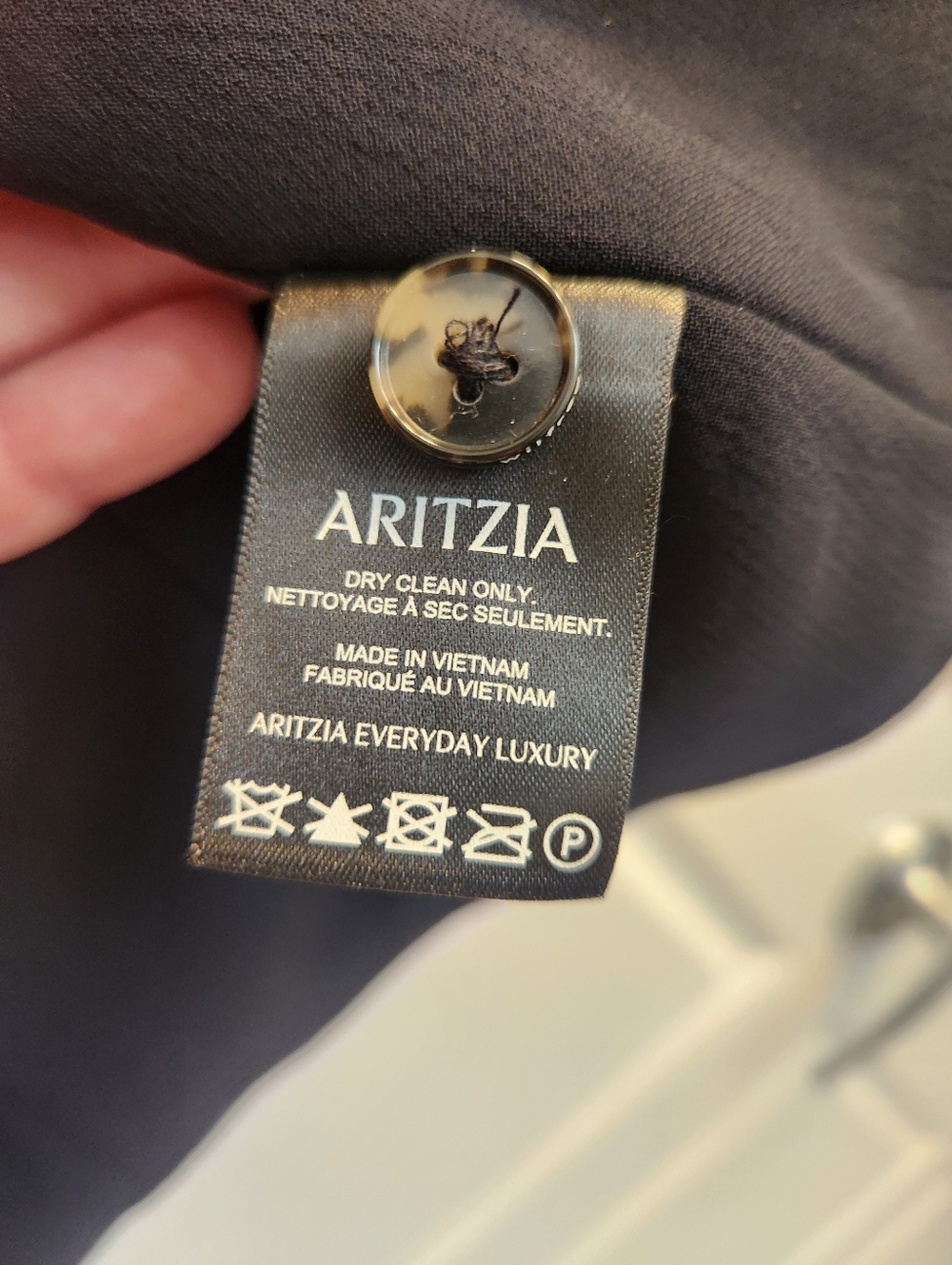 Wilfred (Aritzia) Black Button-Front Tailored Vest - Picture 6 of 6